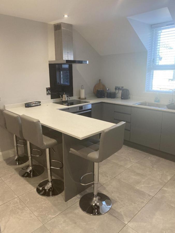 Modern 3-Bed Apartment In Magherafelt Sleeps 8 エクステリア 写真