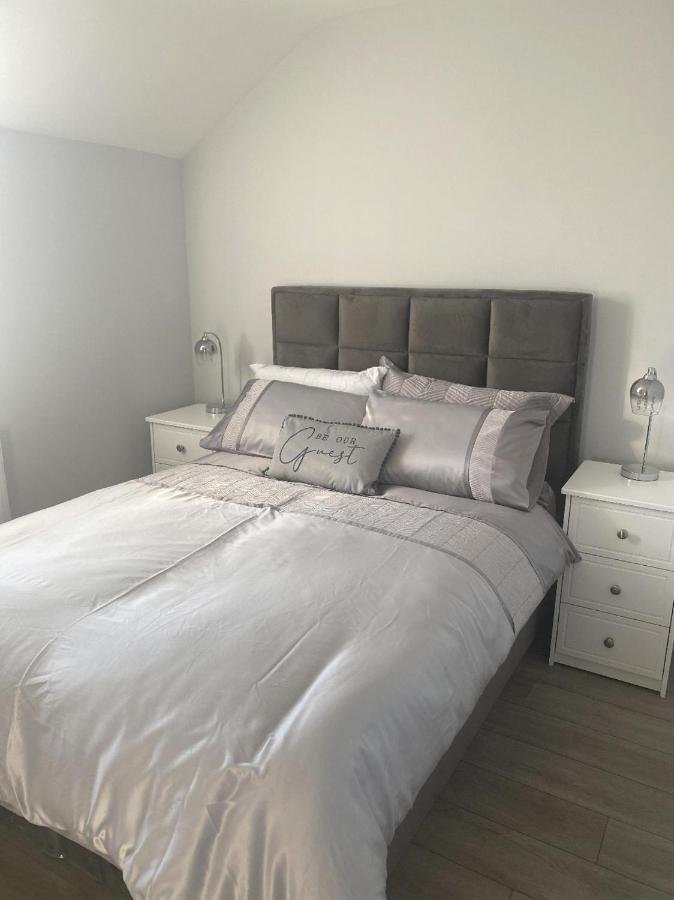 Modern 3-Bed Apartment In Magherafelt Sleeps 8 エクステリア 写真