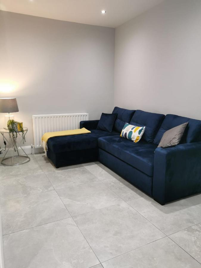 Modern 3-Bed Apartment In Magherafelt Sleeps 8 エクステリア 写真