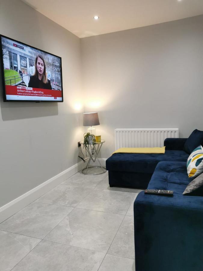 Modern 3-Bed Apartment In Magherafelt Sleeps 8 エクステリア 写真
