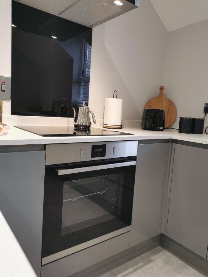 Modern 3-Bed Apartment In Magherafelt Sleeps 8 エクステリア 写真