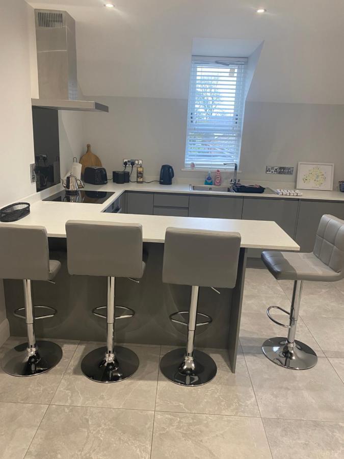 Modern 3-Bed Apartment In Magherafelt Sleeps 8 エクステリア 写真